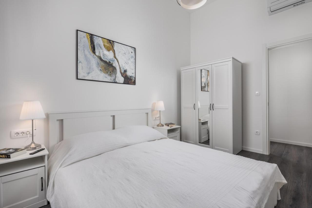 Nest In 1 Apartment *